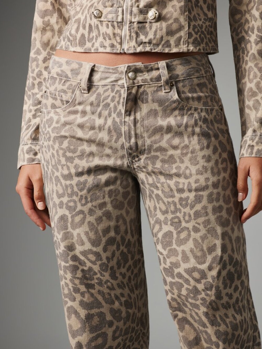 Multicolor Casual Women's Leopard Print Straight Leg Mid Rise Denim Jeans - Picture 4 of 6